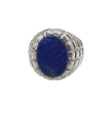 Man's Denim Lapis Ring in Sterling Silver. Setting: Sterling Silver .925 
Main Gemstone: 