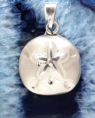 Vintage Taxco TN-49 Sterling Silver Sand Dollar Pendant. Die-Struck in: Sterling Silver .925 