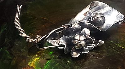 Handmade Sterling Silver Calla Lily Brooch. Crafted in: Sterling Silver .925 
Figural: Calla 