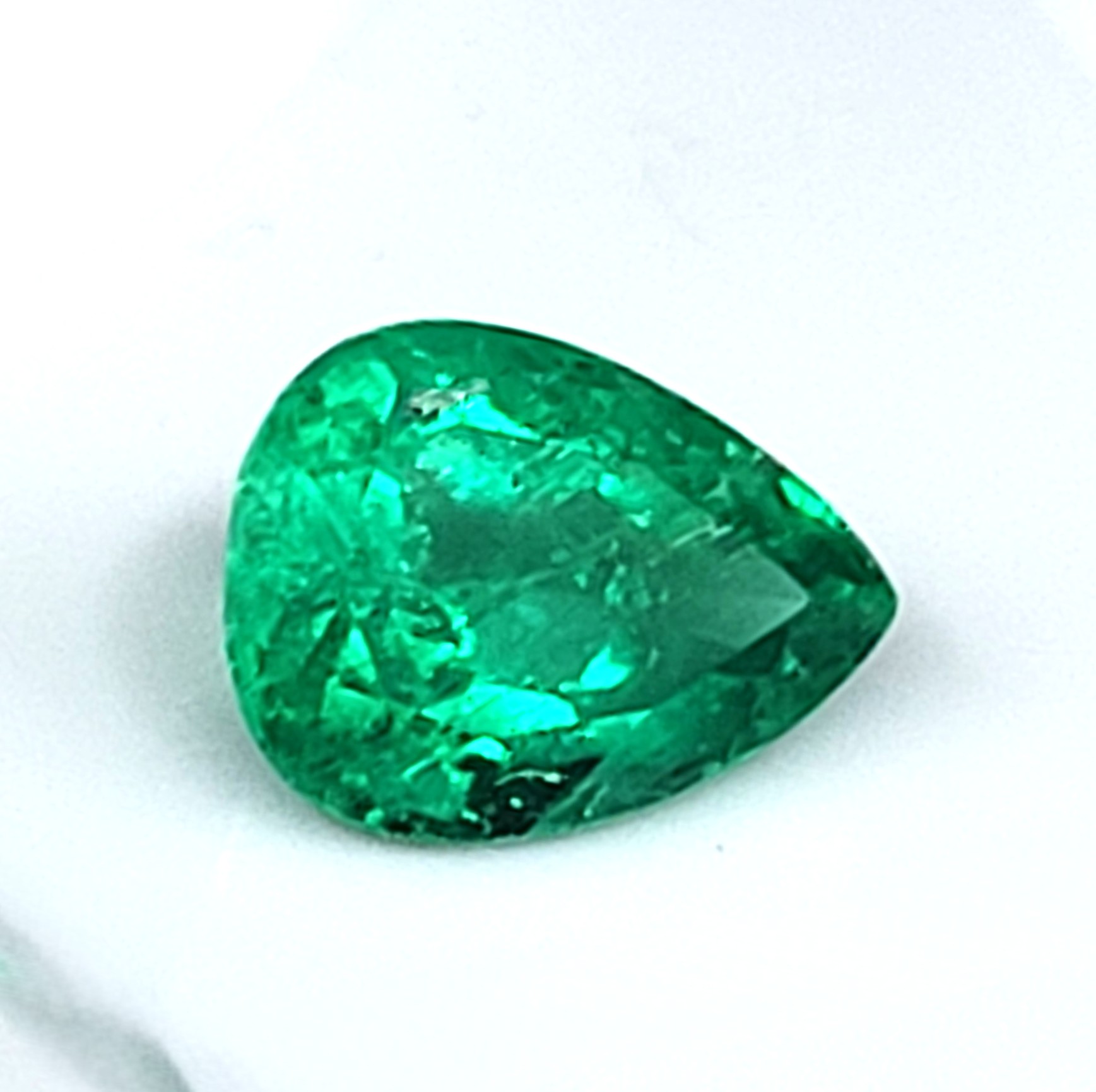 Certified Muzo Emerald 0.65ct Pear