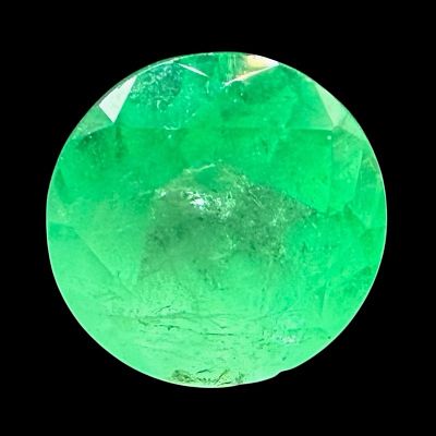 3.98 Round Certified Muzo Emerald. 27100147 
Gemstone: Genuine Emerald 
Mine Origin: Muzo 
