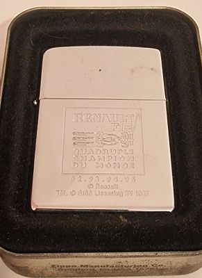 Renault Zippo Cased Lighter. In like new condition shame about the case