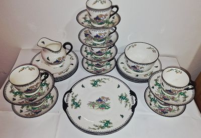28 Piece Royal Doulton Tea Set, please note this is a collection only item . Colourf pattern