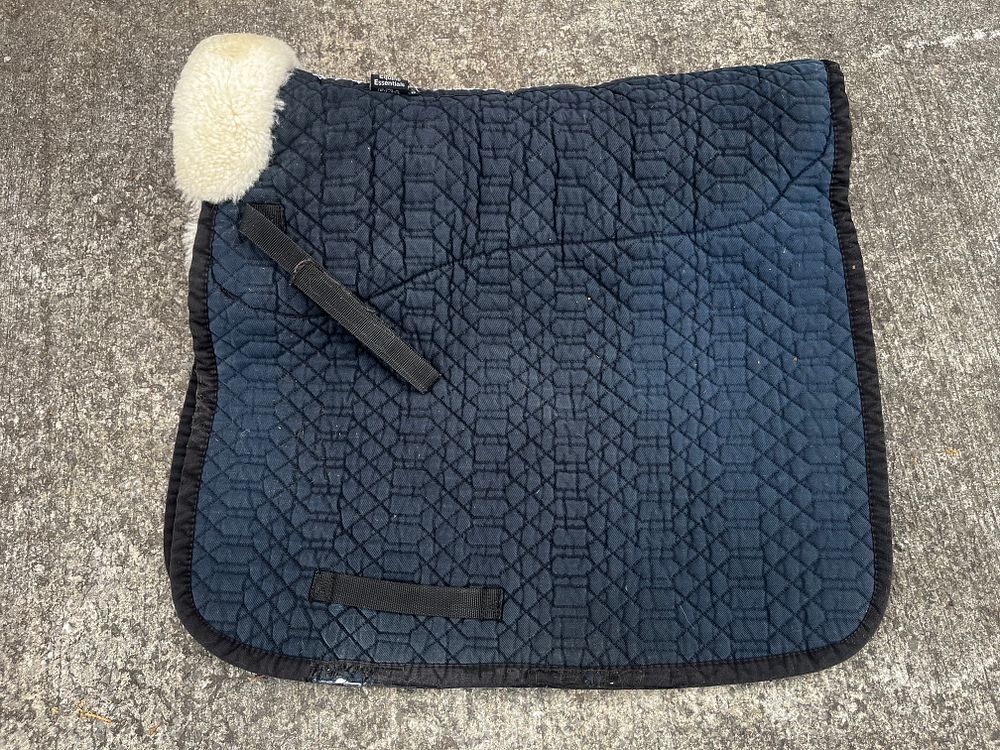 Genuine Lambskin Saddle Pad. Full size Stephen’s Equine Essentials
