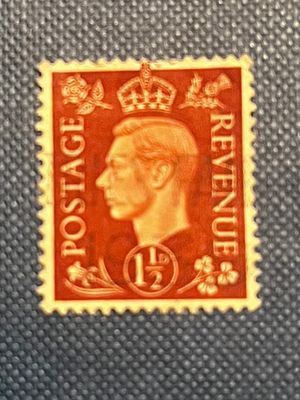 Great Britain 1936 King George VI 1 1/2d Reddish-Orange Postage Stamp. A Great Britain 1936 King 