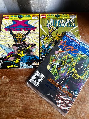 2x 1991 Marvel Annuals and x1 1992 Marvel Comic Card Pack. A great mixed lot of vintage Marvel 