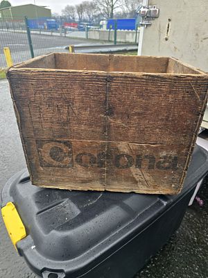 Old corona pop crate. Wooden pop crate no sections 
Inside but great look has had woodworm