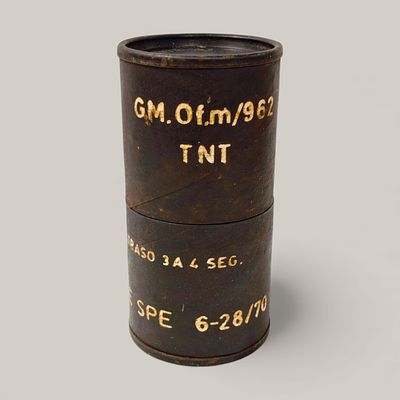COLONIAL WAR. GRENADE CASING - cylindrical hand grenade casing from the Colonial War era, in 