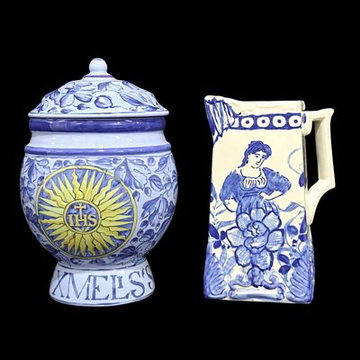 PORTUGUESE FAIENCE. Set composed of 2 pharmacy pieces (1 pot, 1 jug), Cetosa, Portuguese Museums 