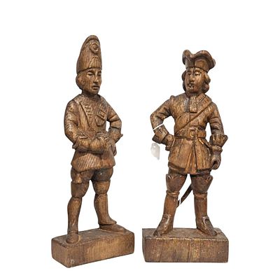 NAPOLEONIC SOLDIERS. Set of 2 wooden figurines. Dim: 40 cm (largest).