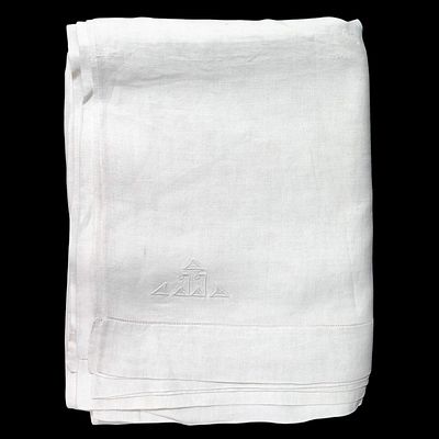 LINEN. Embroidered top sheet. Dim: 236x200 cm. Note: signs of storage and stains