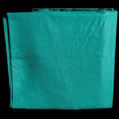 COTTON. Green cotton fabric cut. Dimensions: 600x280 cm. Note: signs of storage and stains.