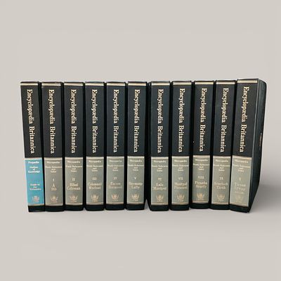 ENCYCLOPAEDIA BRITANNICA. Set of 11 volumes Micropaedia Ready Reference and Index. Publisher's 