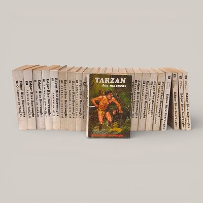 TARZAN. Collection of 24 volumes “Tarzan” by 
Edgar Rice Burroughs, Portugal Press 
Paperback 