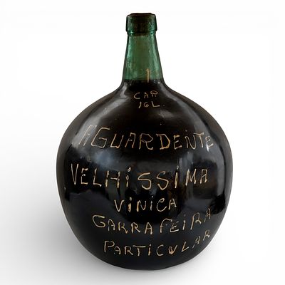 VERY OLD BRANDY. Very old private cellar wine brandy. Volume: 16L.