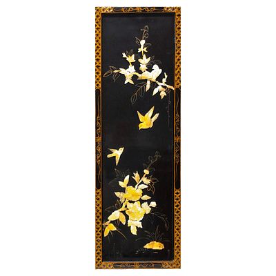 ORIENTAL PANEL. Oriental panel in black lacquered wood with a hand-painted frame featuring 