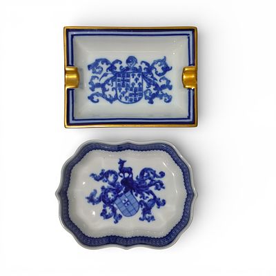 NATIONAL PORCELAIN. Set of ashtray and small dish in national porcelain, richly decorated in 