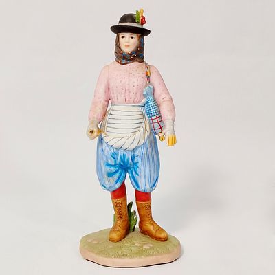BONECA EM PORCELANA PORTUGUESA. Boneca em porcelana portuguesa policromada manualmente e 