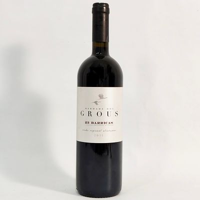 HERDADE DOS GROUS 2011. Bottle of red wine Herdade dos Grous 23 Barricas 2011, Alentejo. Volume: 