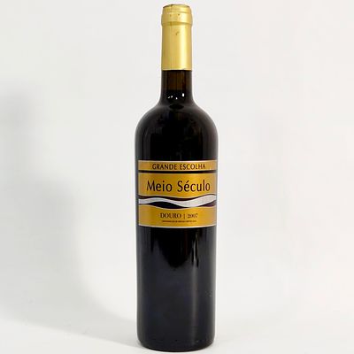 MEIO S&Eacute;CULO GRANDE ESCOLHA 2007. Bottle of red wine Meio S&eacute;culo Grande Escolha 2007, D.O.C. 