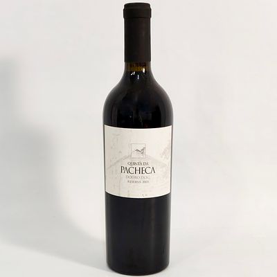 QUINTA DA PACHECA RESERVA 2003. Bottle of red wine Quinta de Pacheca Reserva 2003, D.O.C. Douro. 