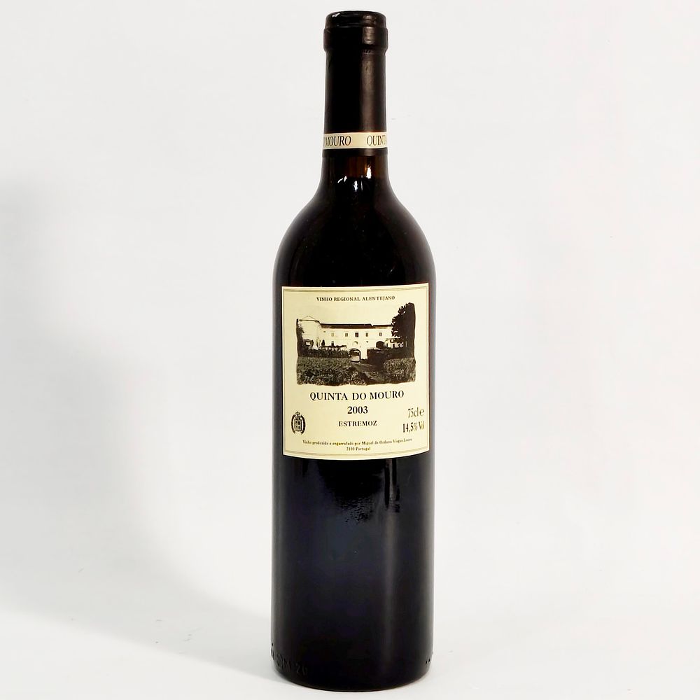 QUINTA DO MOURO 2003. Bottle of red wine Quinta do Mouro 2003, Alentejo. Volume: 75cl. Alcohol 
