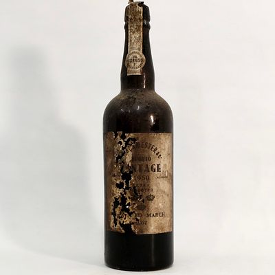 BURMESTER VINTAGE PORT WINE 1960. Bottle of Burmester Vintage Port wine 1960, Porto. Volume: 75cl.