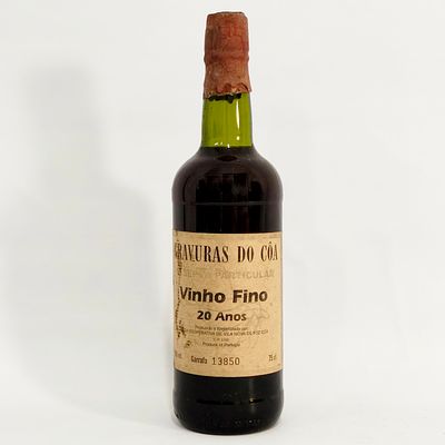 GRAVURAS DO C&Ocirc;A FINE WINE 20 YEARS. Bottle of Gravuras do C&ocirc;a 20 Years fine wine. Vila Nova de 