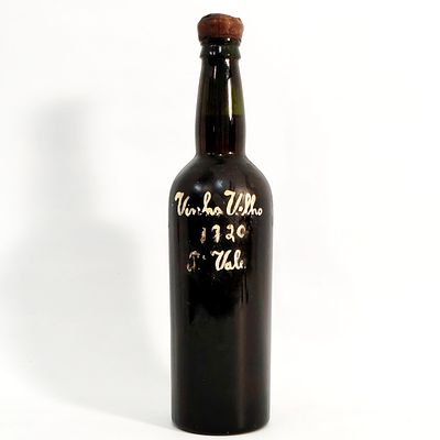 PADRE VALE 1920. Bottle of Old Wine Padre Vale 1920.