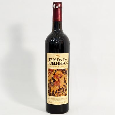 TAPADA DE COELHEIROS. Bottle of red wine Tapada de Coelheiros 1996, Alentejo. Volume: 75cl. 