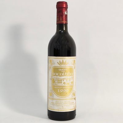QUINTA DA BACALH&Ocirc;A 1999. Bottle of red wine Quinta da Bacalh&ocirc;a 1999, Setubal. Volume: 75cl. 
