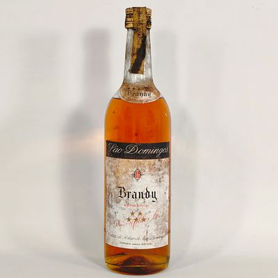 RESERVE BRANDY. S&atilde;o Domingos special reserve Brandy bottle.
