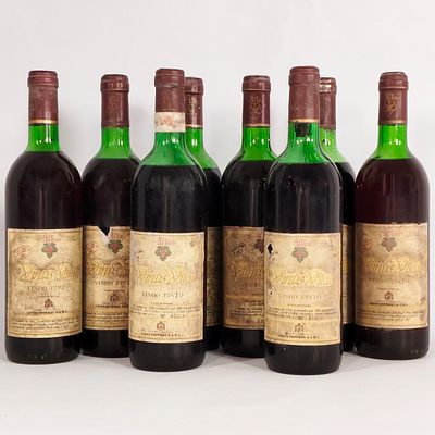 D&Atilde;O RED WINE. Bottles of red wine, D&atilde;o Vinus Vitae, 1982/1985.