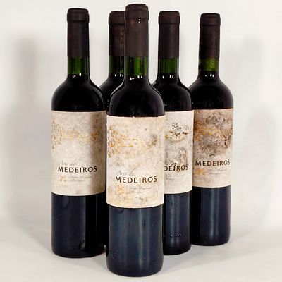 ALENTEJANO RED WINE. Bottles of red wine, Ares de Medeiros 2009.