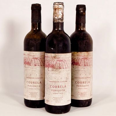 ALENTEJO RED WINE. Bottles of red wine, Courela Periquita 1998