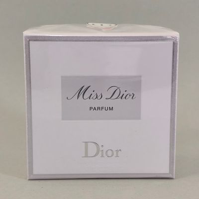 MISS DIOR PARFUM. Women's fragrance, Miss Dior Parfum. Relaunched in 2024. Dimensions: 80 ml. 
