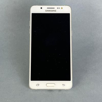 SAMSUNG J5. Samsung Dual Sim Smartphone, CPU 4x1.2 GHz, 13 MP Camera. Note: Working