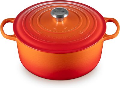 LE CREUSET ROUND ENAMELLED CAST IRON CASSEROLE DISH 6.8 L. Round enameled cast iron casserole 