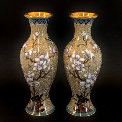 PAIR OF CLOISONN&Eacute; VASES. Pair of Chinese cloisonn&eacute; enamel vases, floral decoration. Dimensions: 