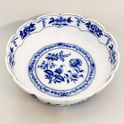 VISTA ALEGRE BOWL / SALAD BOWL. Vista Alegre porcelain bowl/salad bowl, Marg&atilde;o collection, round 
