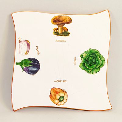 CERAMIC BASE. Glazed ceramic base, vegetable decoration, various uses. Dimensions: 