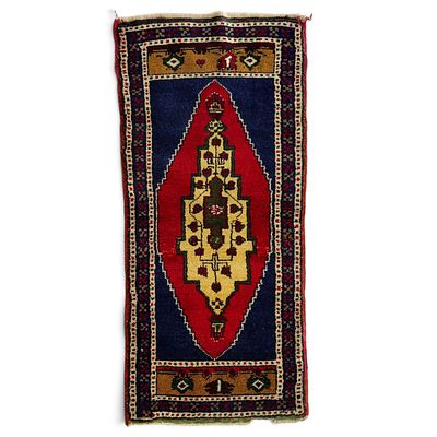VINTAGE TURKISH TRIBAL YASTIK RUG - HAND-WOVEN WOOL. Authentic mid-20th century tribal Yastik 