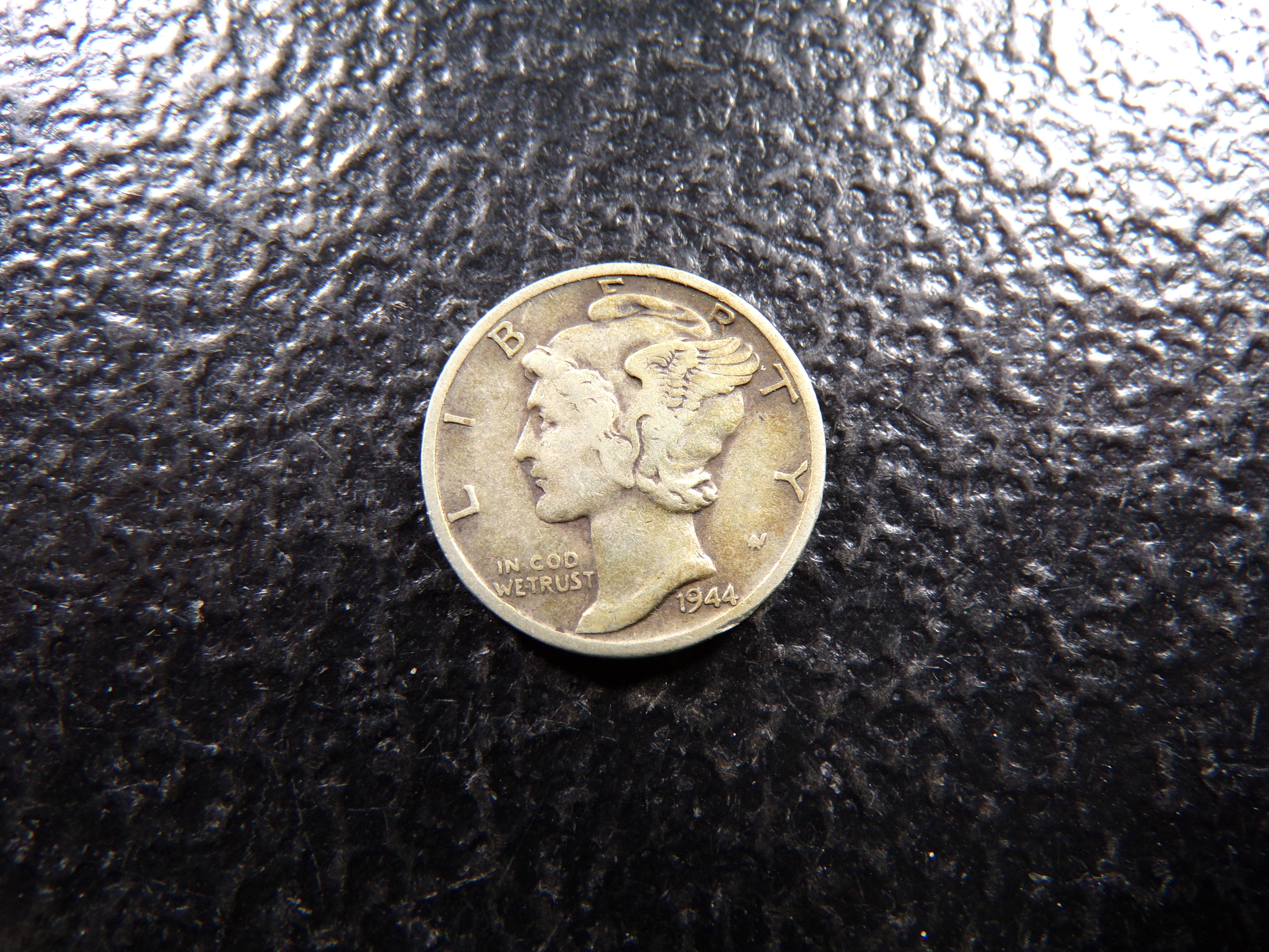 1944-D MERCURY SILVER DIME ***MINTED 62.2 MILLION