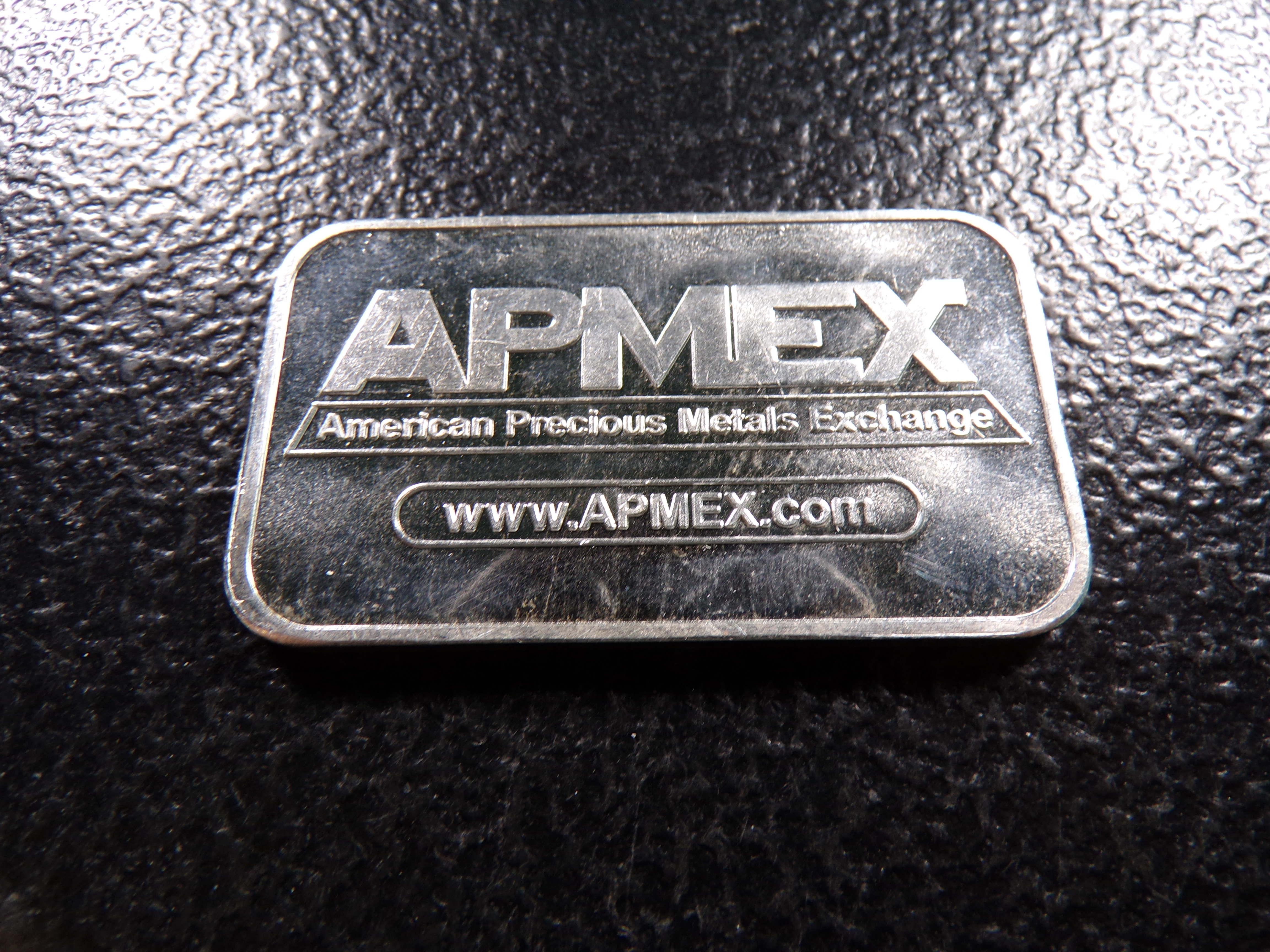 COLLECTIBLE 1 OUNCE .999 FINE SILVER BAR