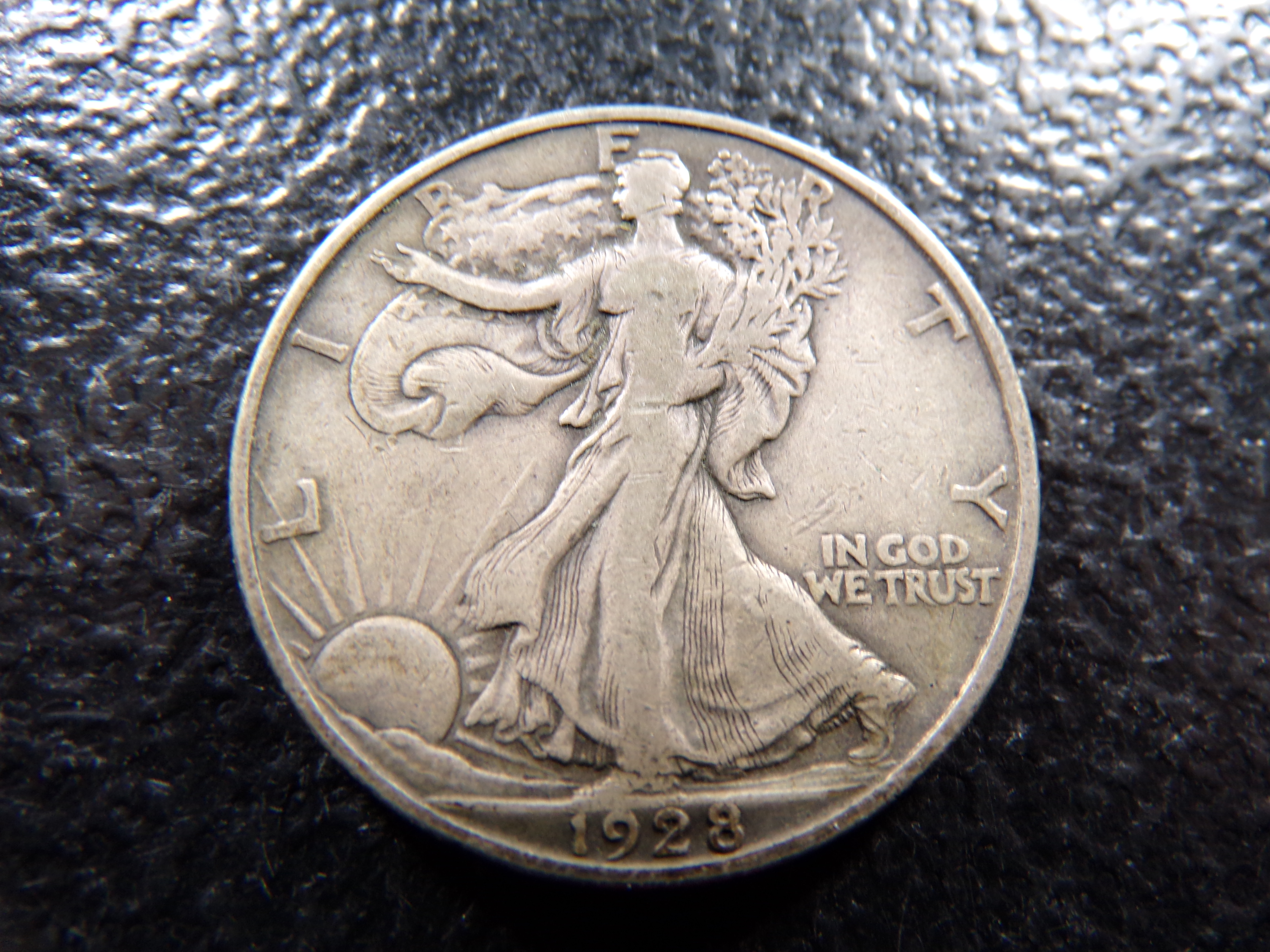 1928-S KEY DATE WALKING LIBERTY SILVER HALF DOLLAR