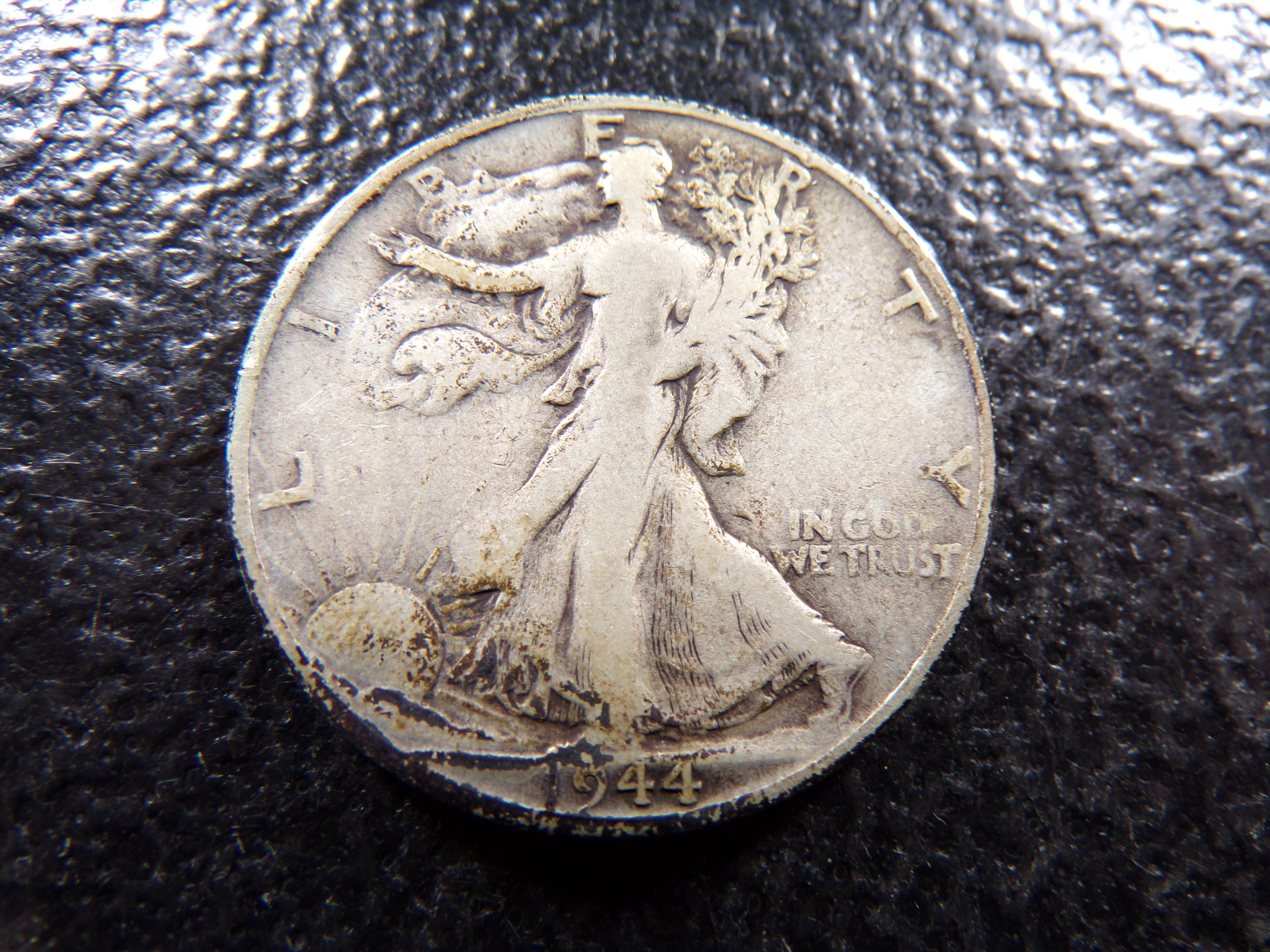 1944-S WALKING LIBERTY SILVER HALF DOLLAR