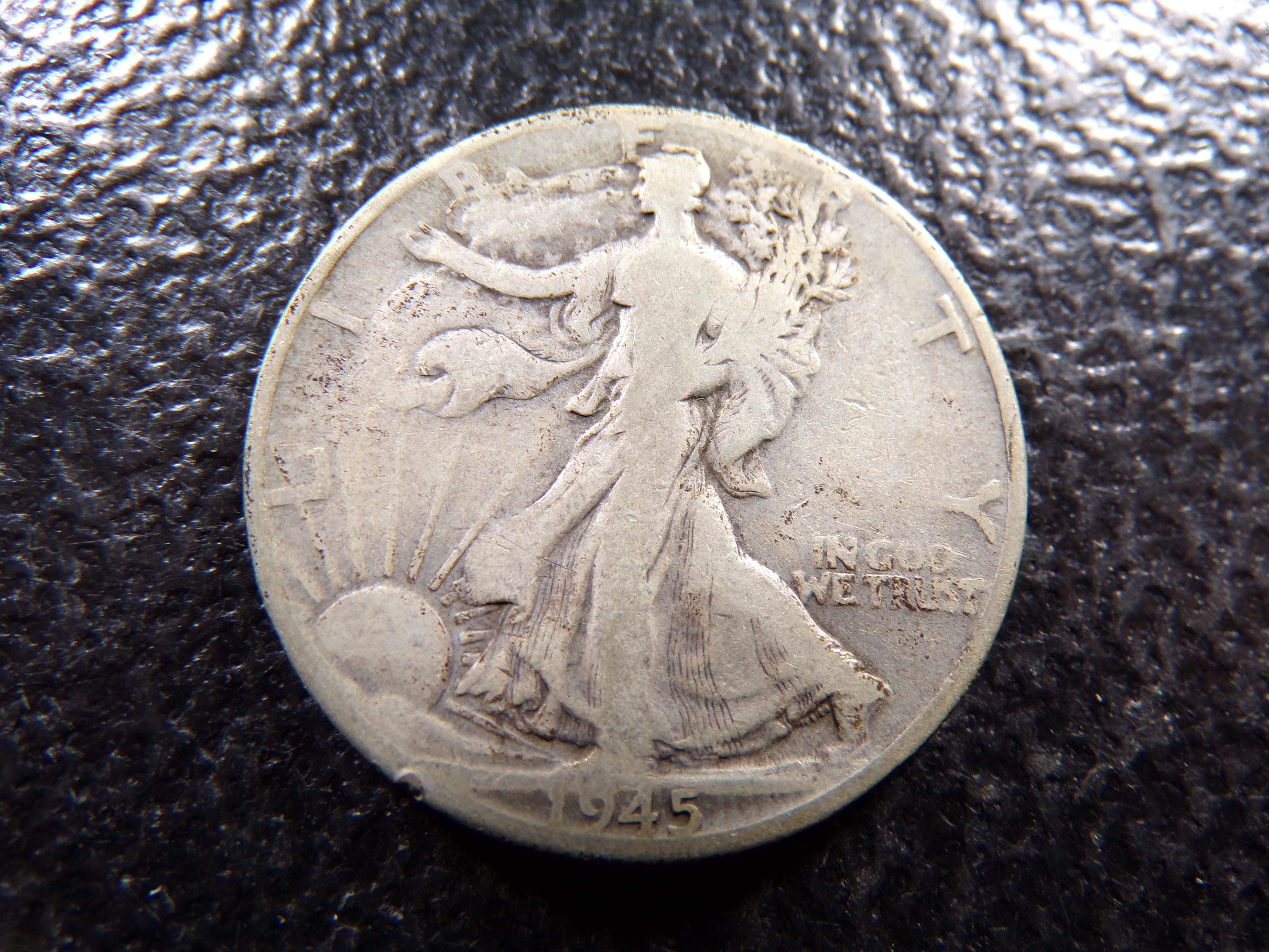1945 WALKING LIBERTY SILVER HALF DOLLAR