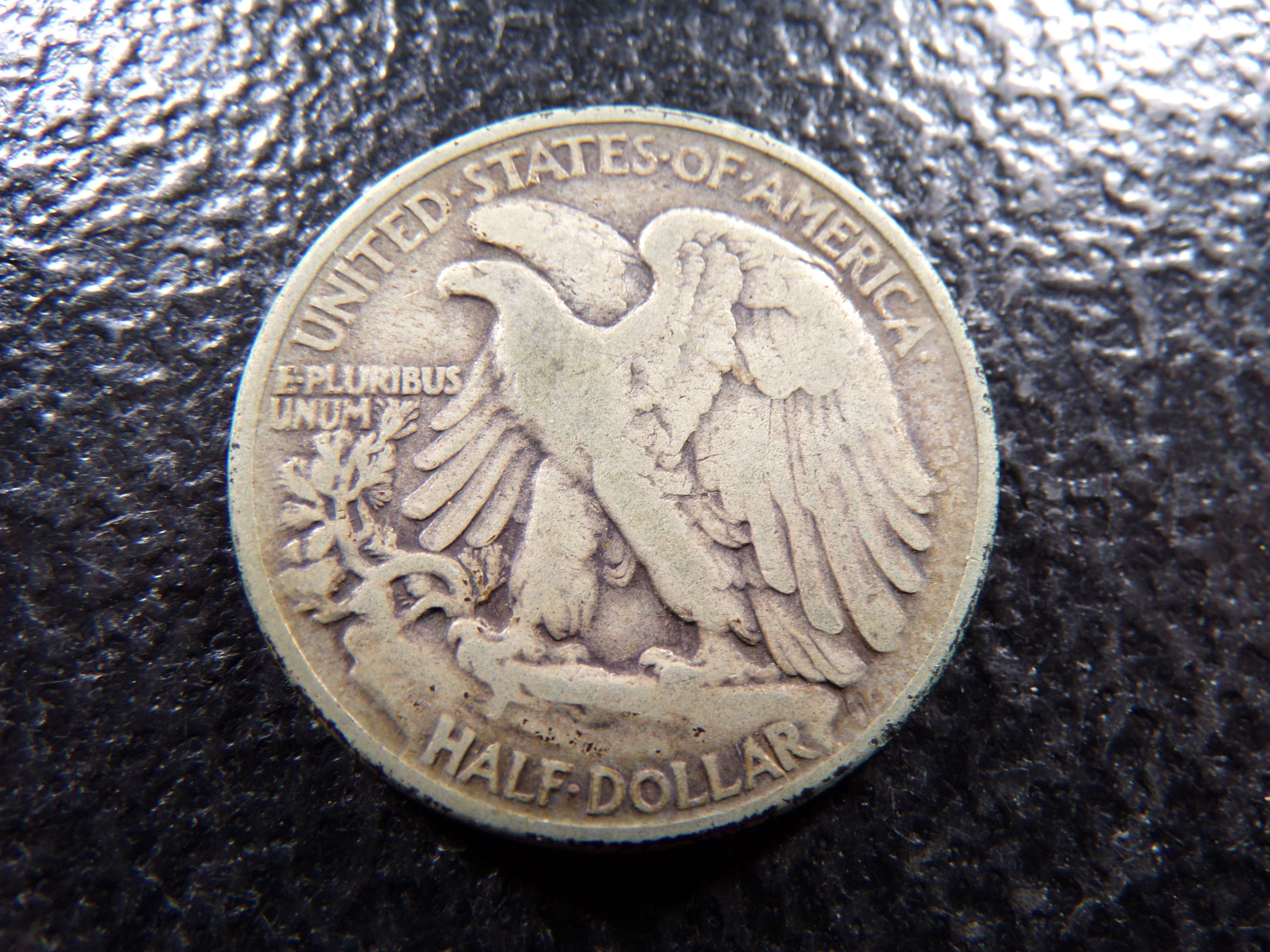 1946 WALKING LIBERTY SILVER HALF DOLLAR