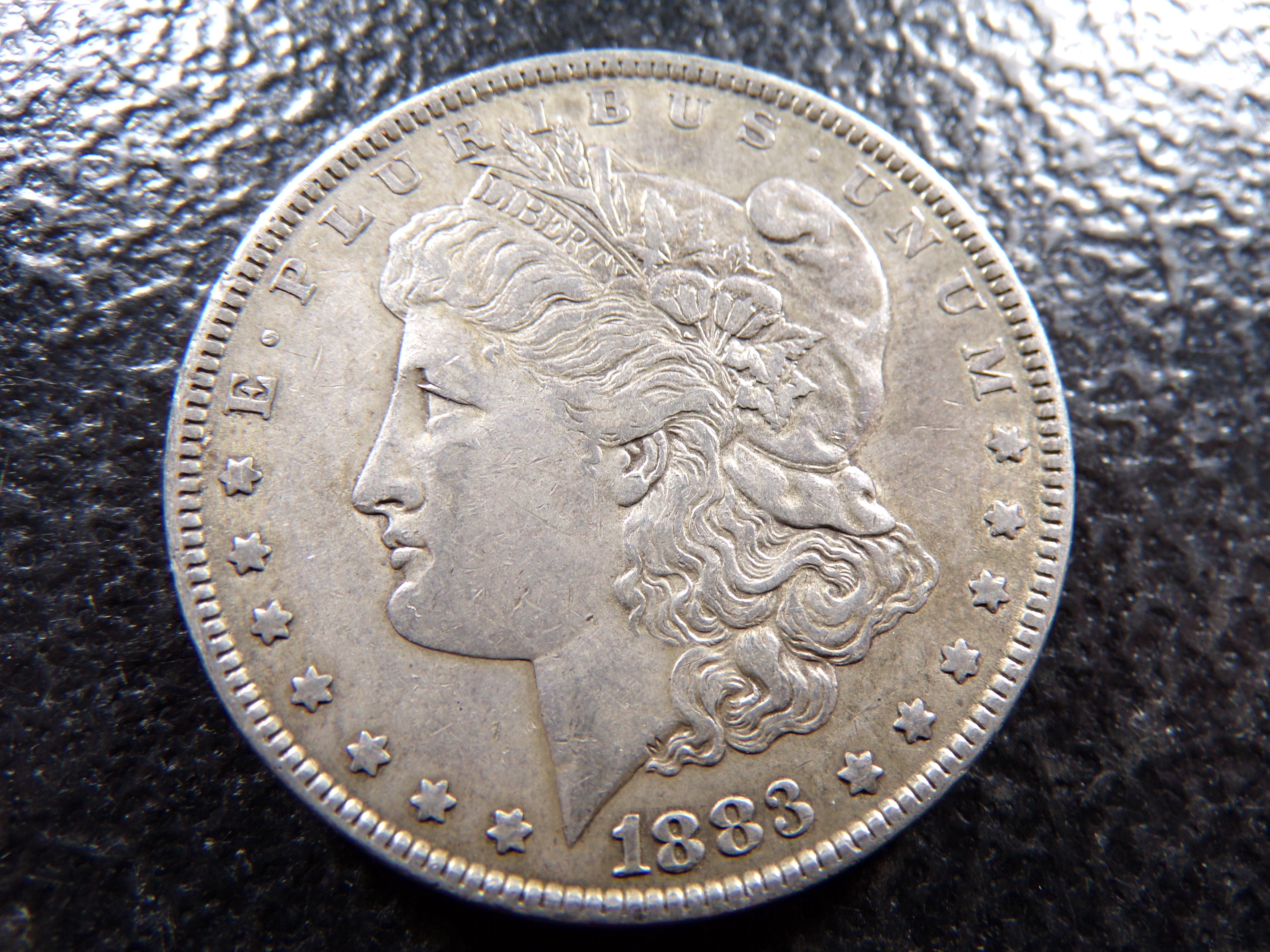1883 MORGAN SILVER DOLLAR