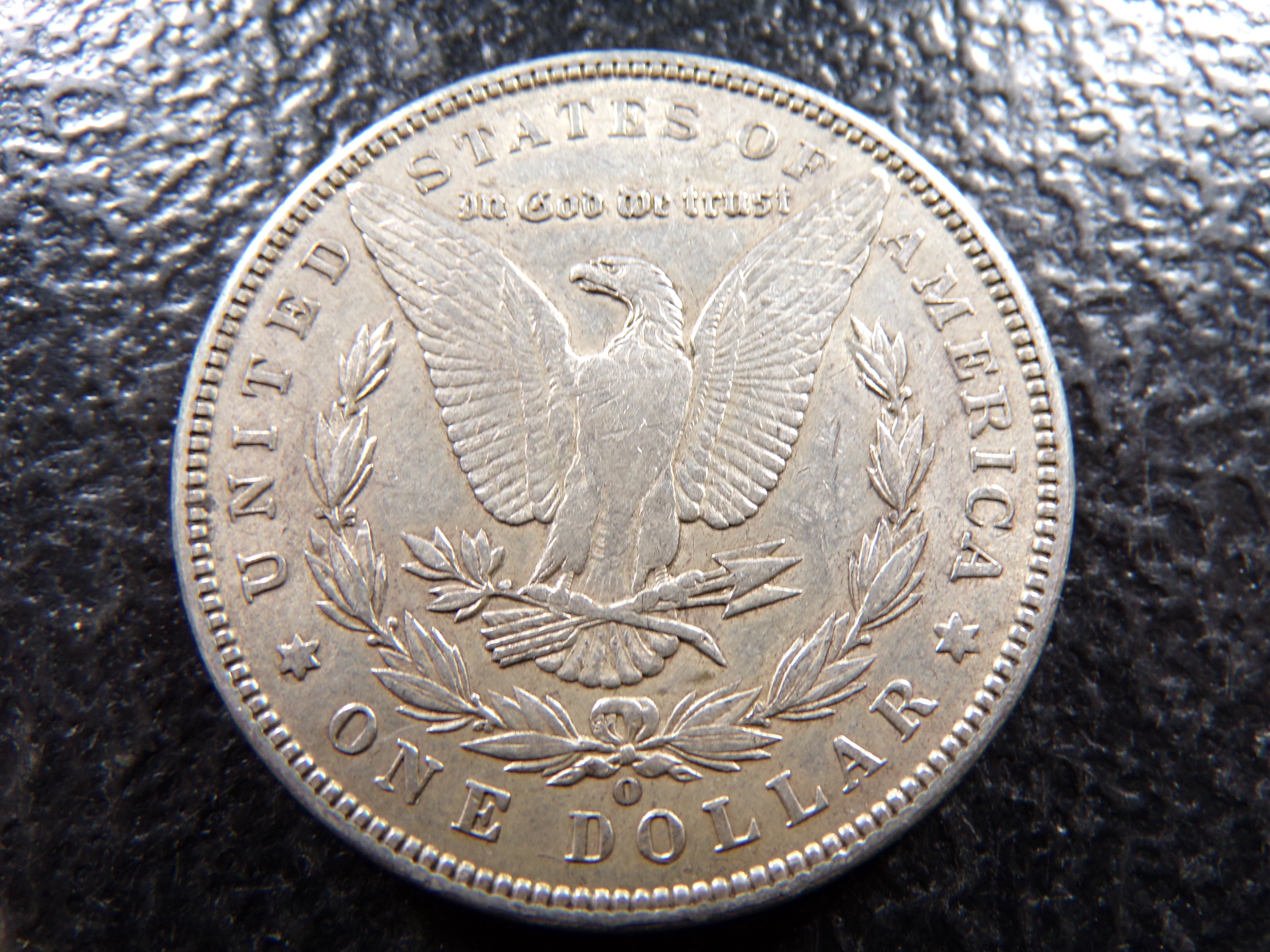 1900-O MORGAN SILVER DOLLAR